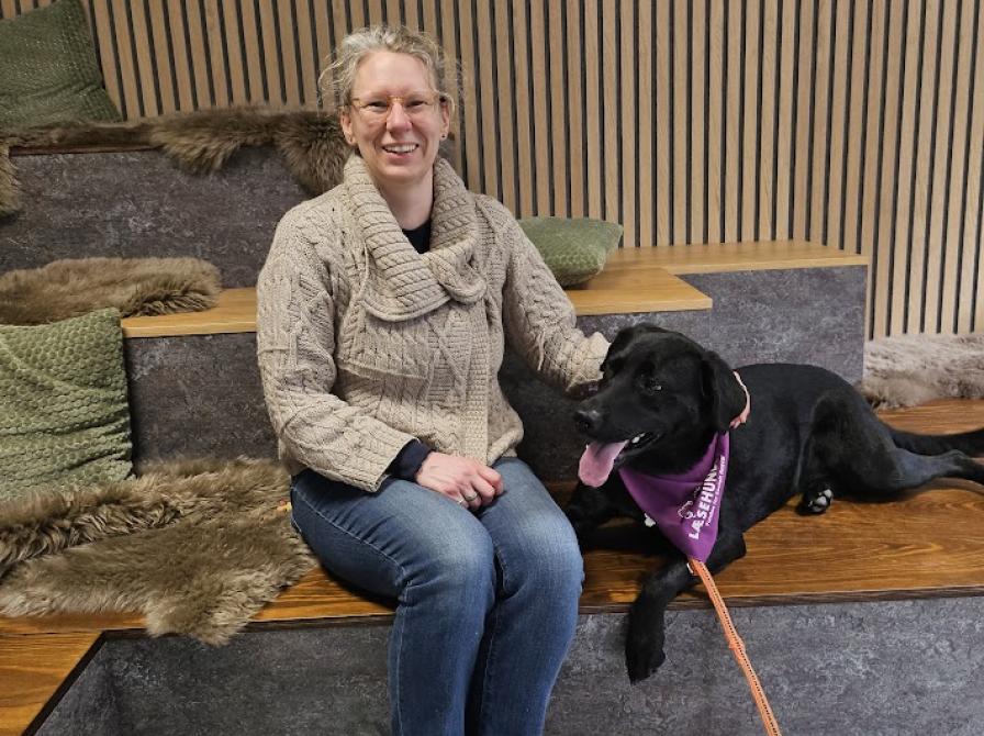 Læsehunden Murphy på Odder Bibliotek